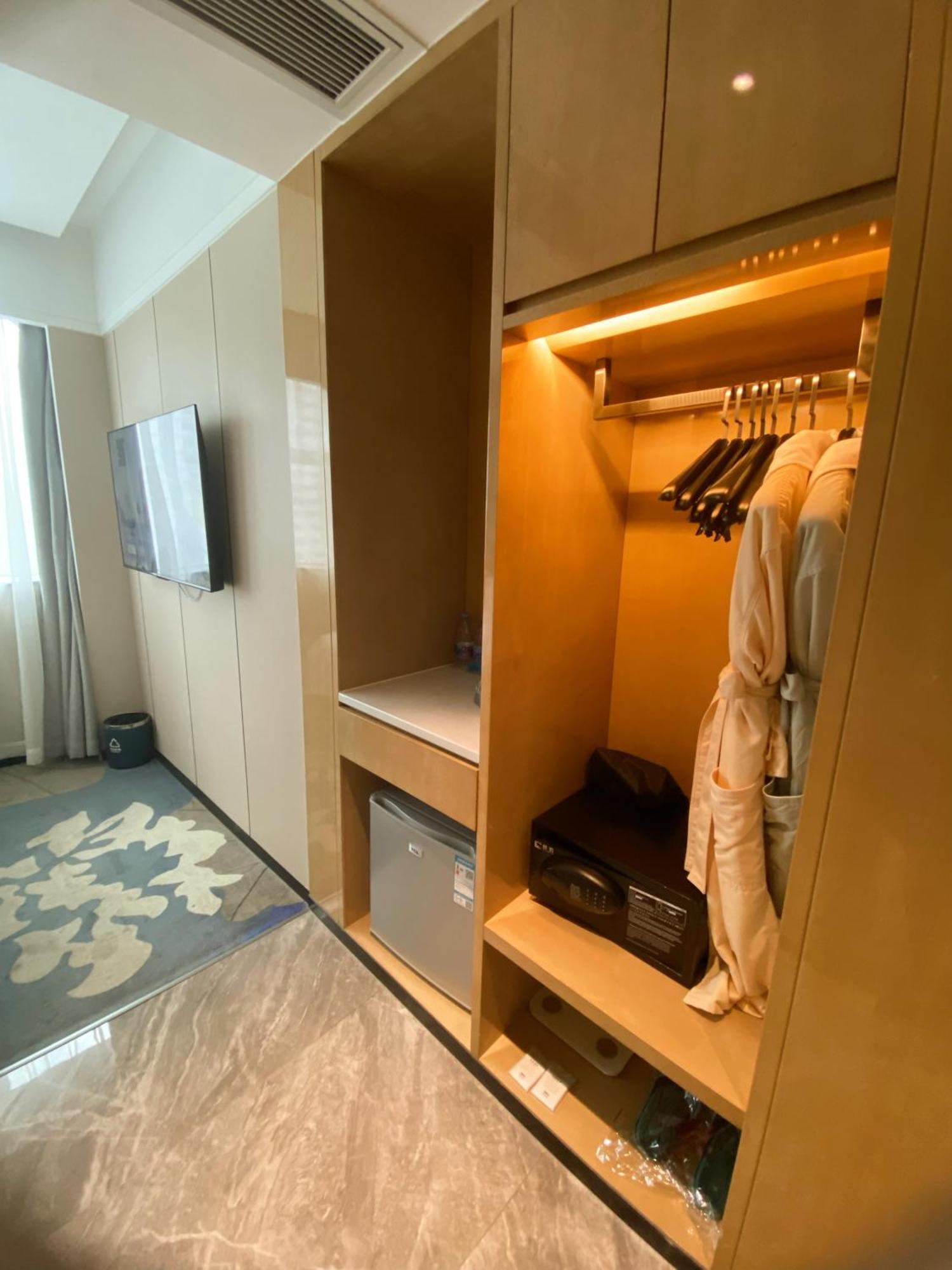 Paco Hotel Shenzhen Luohu Port Eksteriør bilde